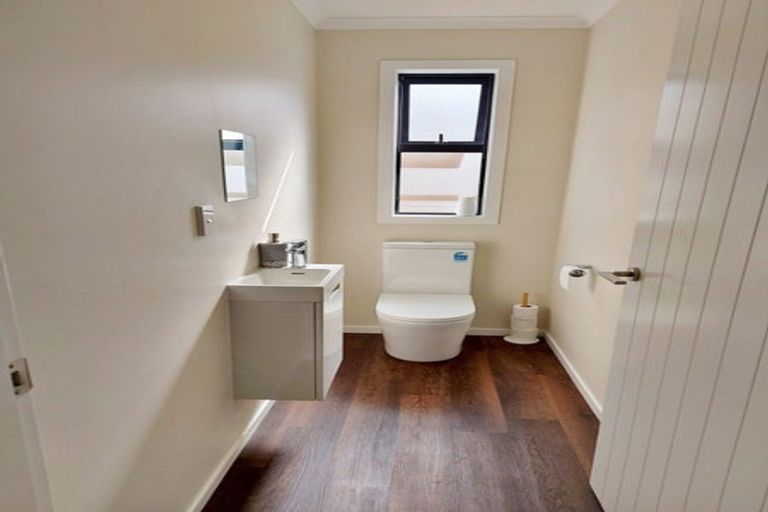 Photo of property in 18b Royal Street, Upper Hutt Central, Upper Hutt, 5018