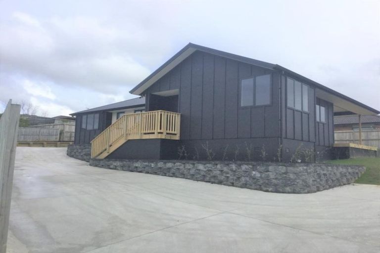 Photo of property in 27 Fairfax Crescent, Pyes Pa, Tauranga, 3112