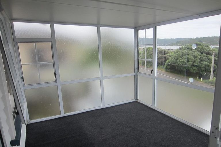 Photo of property in 62 Paremata Crescent, Paremata, Porirua, 5024