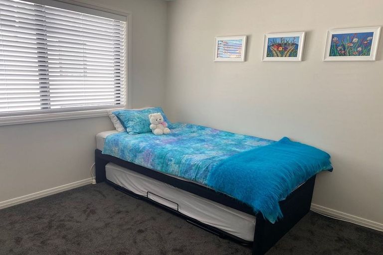 Photo of property in 13 Turret Lane, Hobsonville, Auckland, 0616