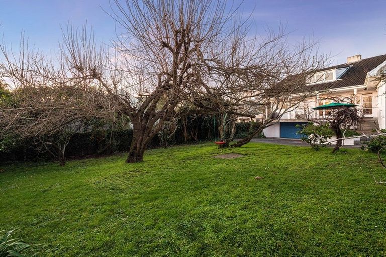 Photo of property in 120 Mellons Bay Road, Mellons Bay, Auckland, 2014