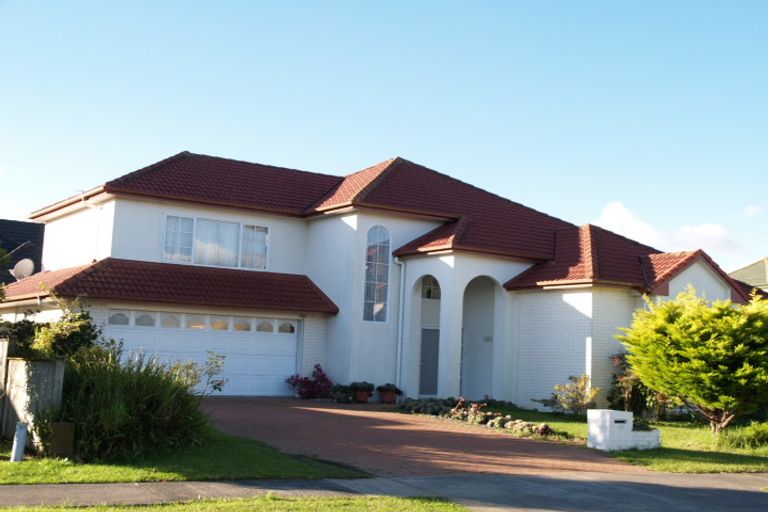 Photo of property in 17 Montecito Place, Golflands, Auckland, 2013