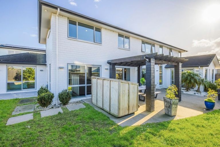 Photo of property in 6 Milano Boulevard, Karaka, Papakura, 2113