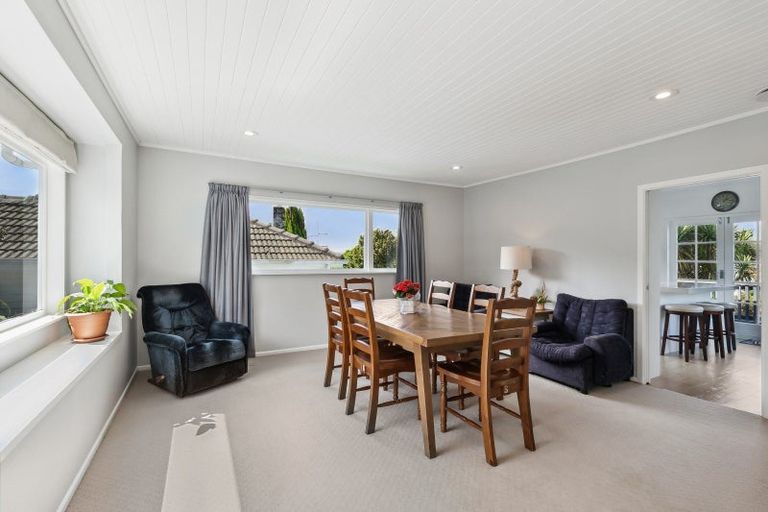 Photo of property in 29 Ngatitoa Street, Tawa, Wellington, 5028