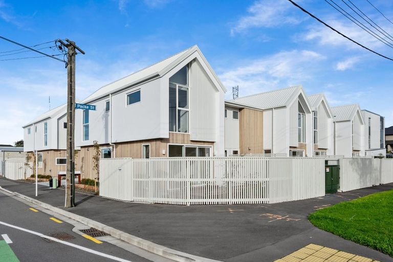 Photo of property in 1/182 Edgeware Road, Edgeware, Christchurch, 8013
