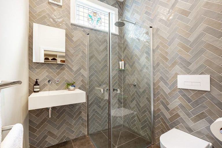 Photo of property in 5 Burwah Street, Berhampore, Wellington, 6023