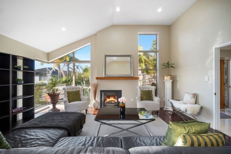 Photo of property in 54 Gold Street, Albany Heights, Auckland, 0632