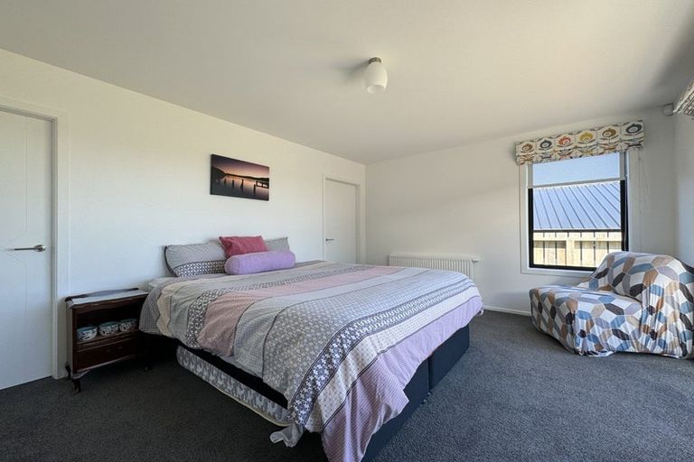 Photo of property in 16 Lemonwood Way, Woodridge, Wellington, 6037