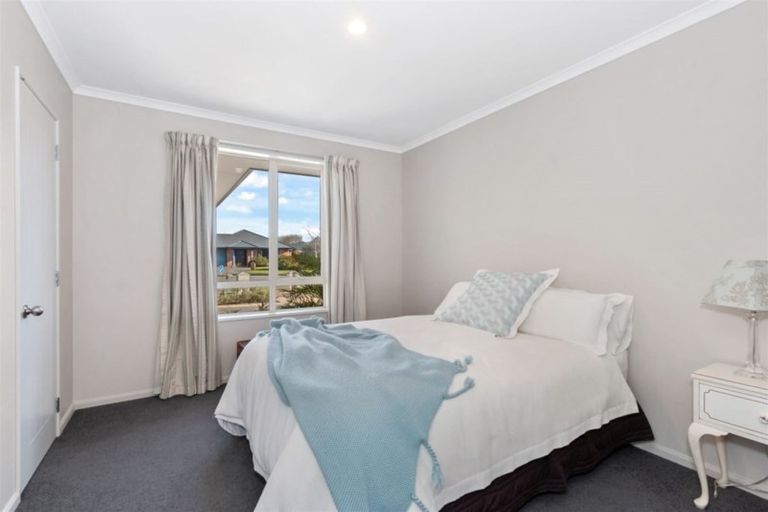Photo of property in 7 Saint Clair Close, Harewood, Christchurch, 8051