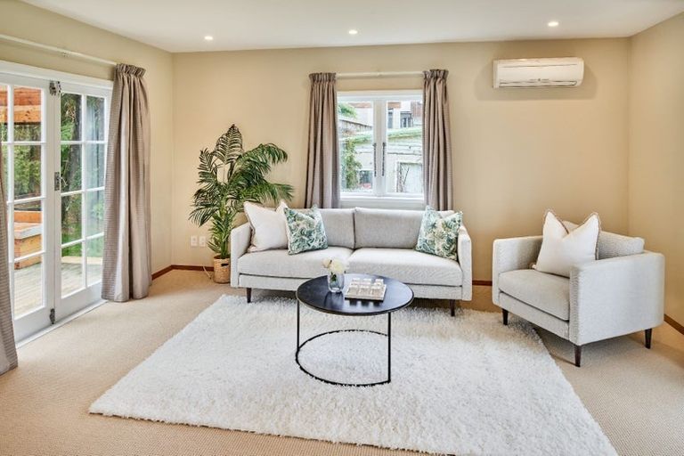 Photo of property in 25 Kiriwai Road, Paremata, Porirua, 5024