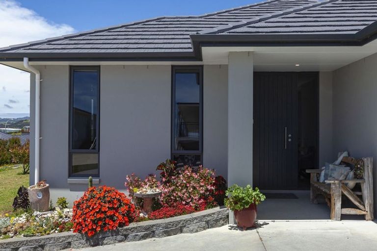 Photo of property in 31 Eagles Way, Cable Bay, 0420