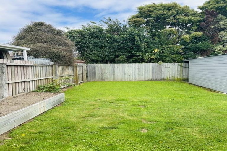 Photo of property in 17 Pembroke Street, Avondale, Christchurch, 8061