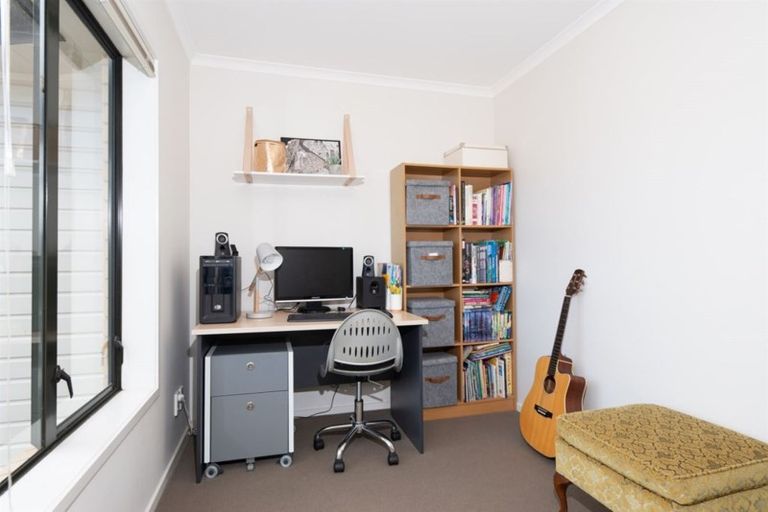 Photo of property in 41 Barnea Circle, Glen Eden, Auckland, 0602