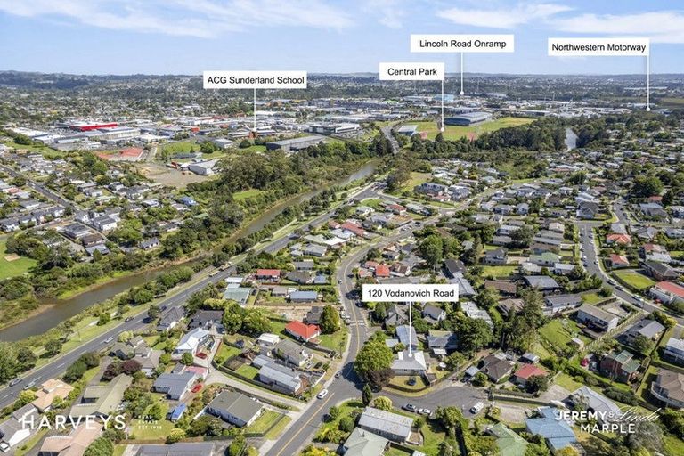 Photo of property in 120 Vodanovich Road, Te Atatu South, Auckland, 0610