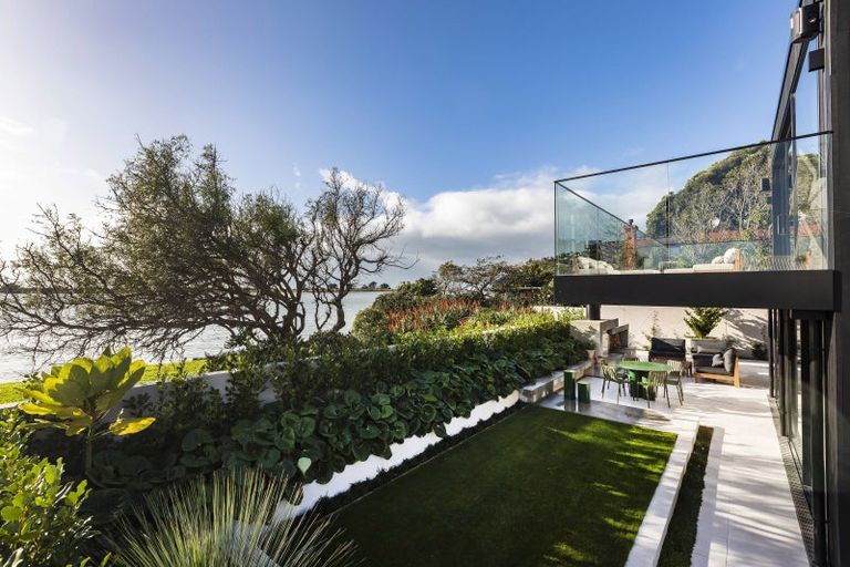 Photo of property in 8a Beachville Road, Redcliffs, Christchurch, 8081