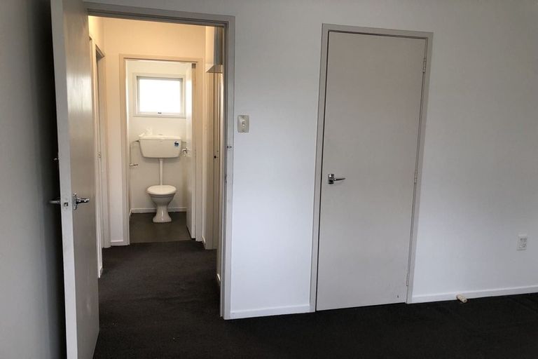 Photo of property in 21a View Road, Henderson, Auckland, 0612