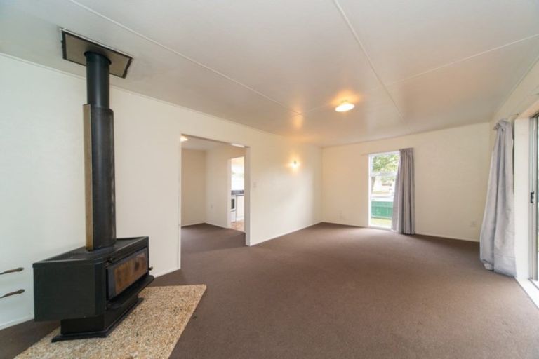 Photo of property in 4 Rhodes Drive, Kelvin Grove, Palmerston North, 4414