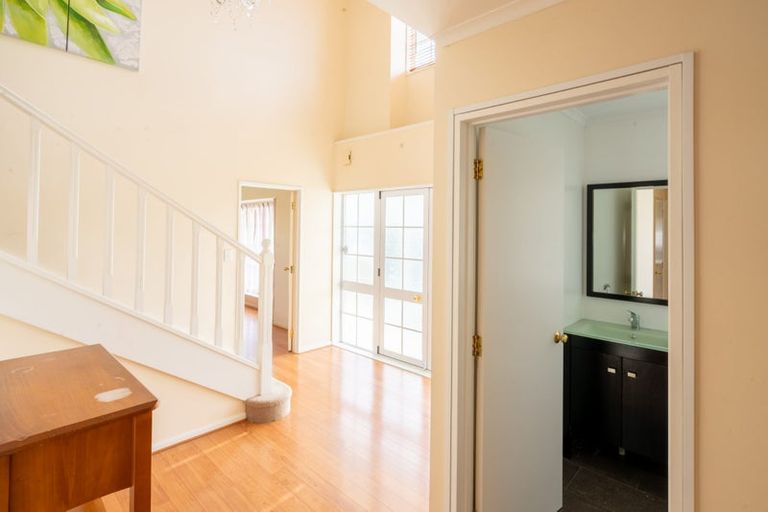 Photo of property in 2 Rosebank Avenue, Kelvin Grove, Palmerston North, 4414