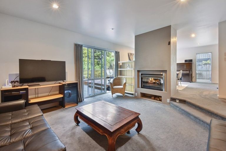 Photo of property in 17 Elias Court, The Gardens, Auckland, 2105