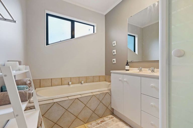 Photo of property in 43 Ranui Street, Dinsdale, Hamilton, 3204