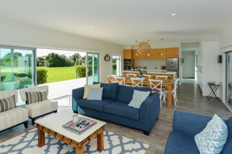 Photo of property in 59 Shoal Beach Road, Aramoana, Omakere, 4271