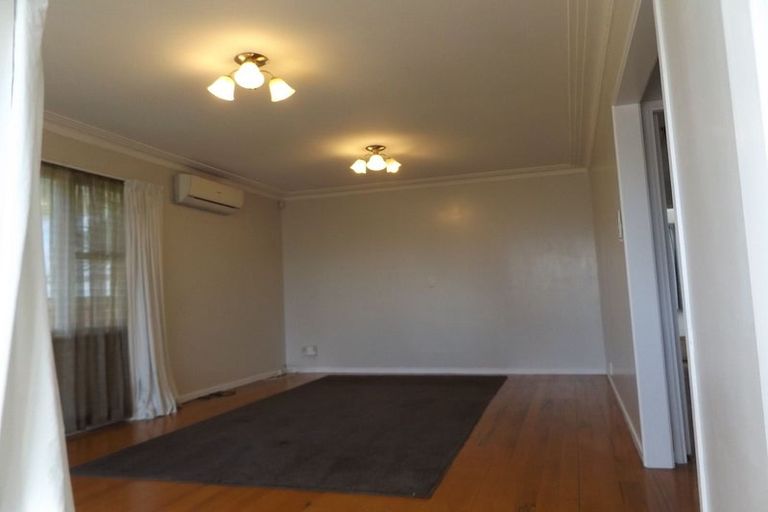 Photo of property in 2/7 Queen Street, Papakura, 2110