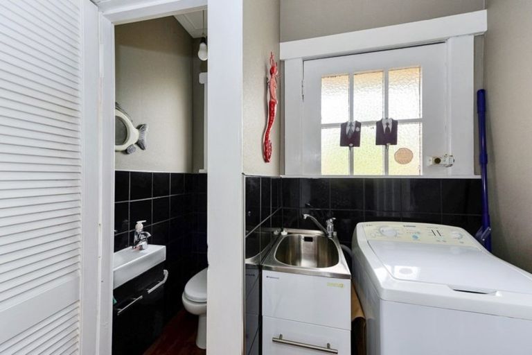 Photo of property in 69 Forest Lake Road, Forest Lake, Hamilton, 3200