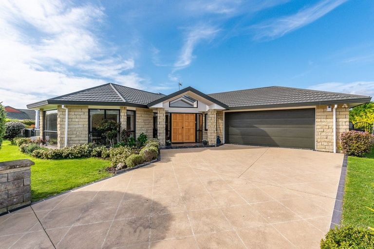 Photo of property in 11 Barrett Drive, Waikanae Beach, Waikanae, 5036