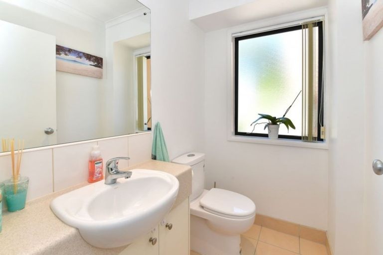 Photo of property in 10 Quarter Deck Lane, Gulf Harbour, Whangaparaoa, 0930