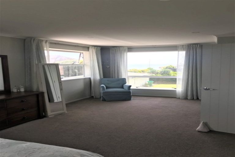 Photo of property in 63a Walton Street, Red Beach, 0932