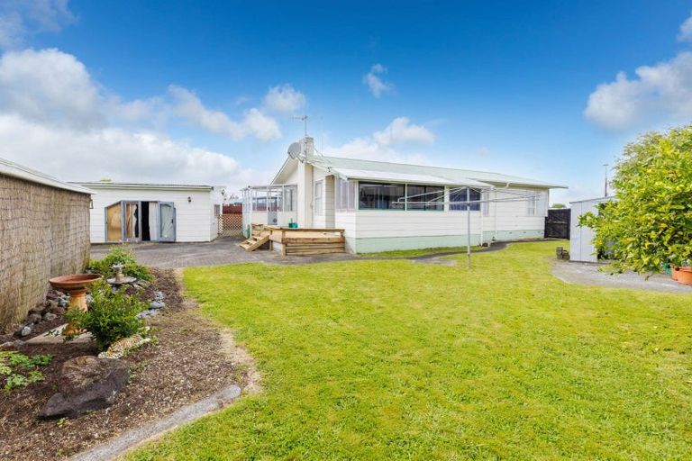 Photo of property in 9 Bremridge Place, Melville, Hamilton, 3206