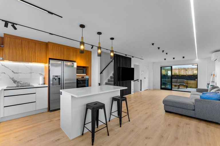 Photo of property in 20a Makomako Drive, Orewa, 0931