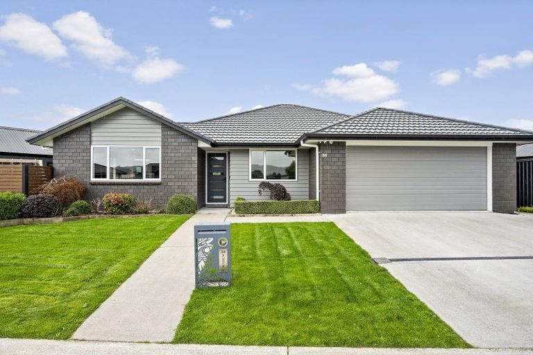 Photo of property in 38 Buddle Road, Wallaceville, Upper Hutt, 5018