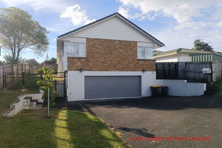 Photo of property in 3/166 Bradbury Road, Botany Downs, Auckland, 2010