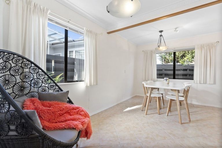 Photo of property in 12 Athena Grove, Highbury, Palmerston North, 4412