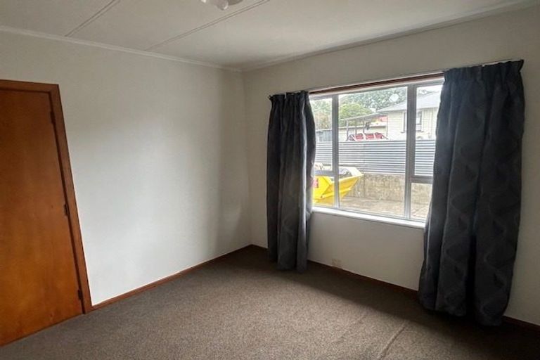 Photo of property in 16 Harris Street, Waitara, 4320
