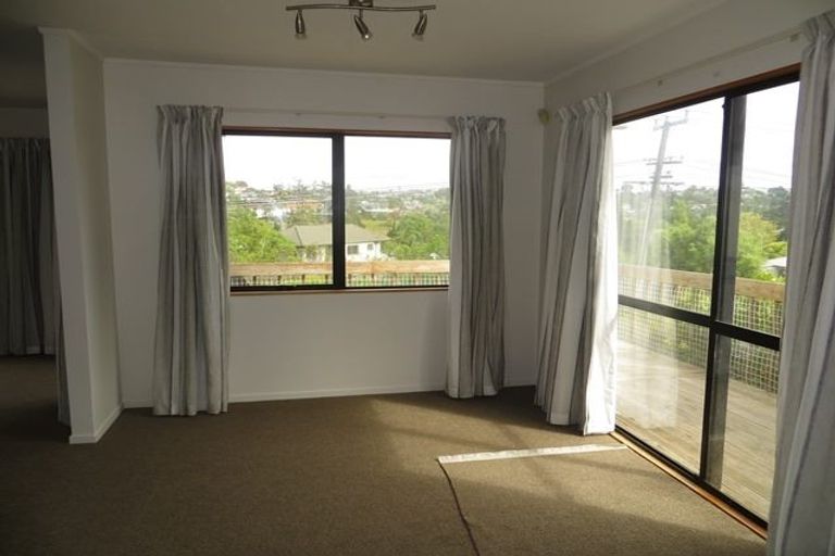Photo of property in 1/56 Glencoe Road, Browns Bay, Auckland, 0630