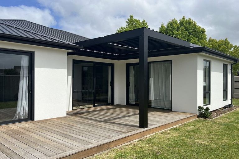 Photo of property in 52 Country Palms Drive, Halswell, Christchurch, 8025