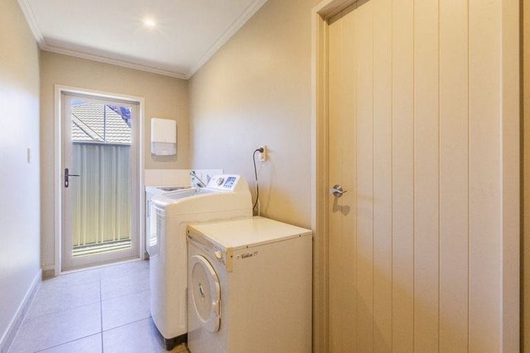 Photo of property in 35 Pinotage Drive, Greenmeadows, Napier, 4112