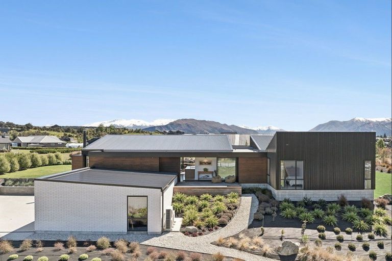 Photo of property in 664 Aubrey Road, Wanaka, 9305