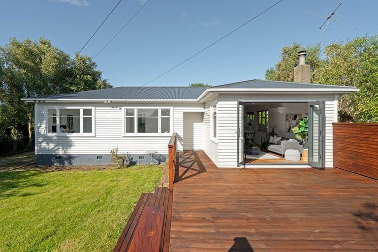 Photo of property in 27 Cologne Street, Martinborough, 5711