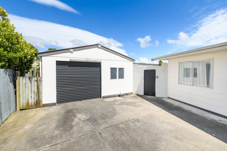 Photo of property in 36 Acacia Street, Kelvin Grove, Palmerston North, 4414