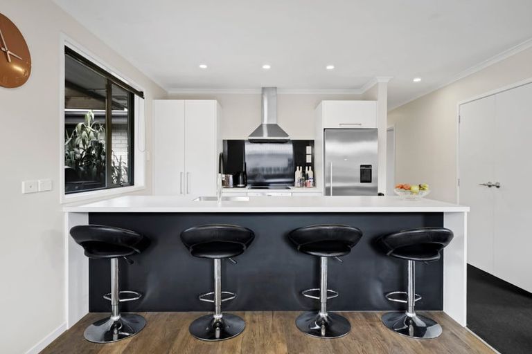 Photo of property in 513 Richmond Road, Lepperton, New Plymouth, 4373