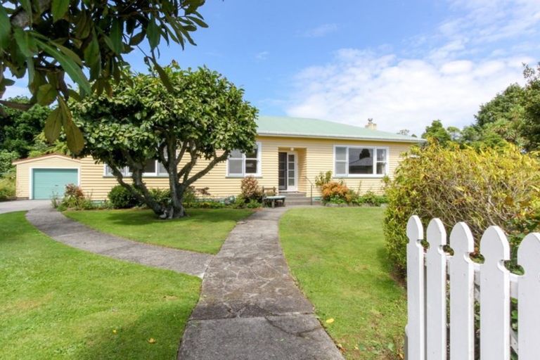 Photo of property in 114b Govett Avenue, Frankleigh Park, New Plymouth, 4310