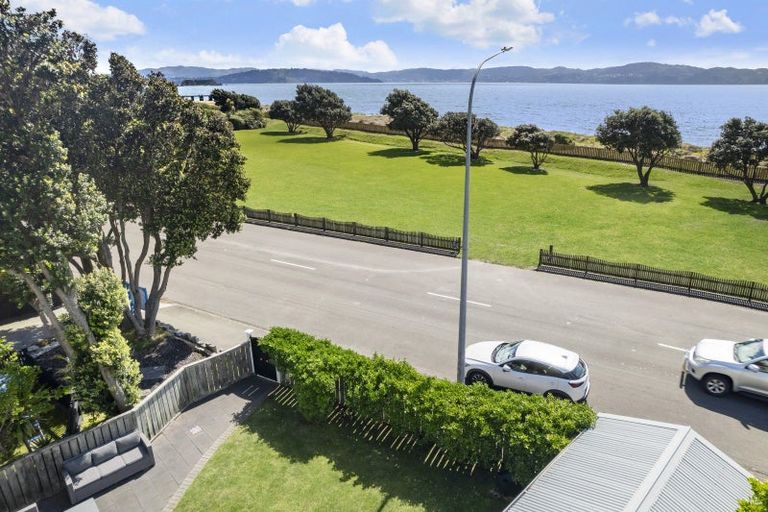 Photo of property in 23 Marine Parade, Eastbourne, Lower Hutt, 5013