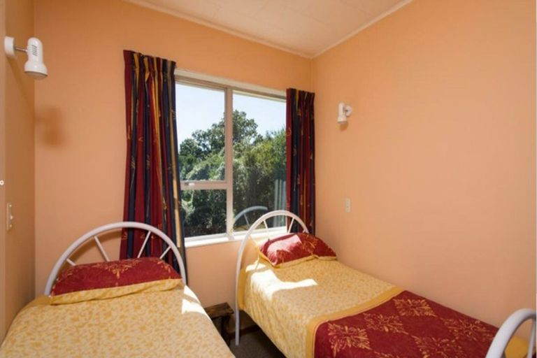 Photo of property in 2/8 Rosebank Terrace, Stoke, Nelson, 7011