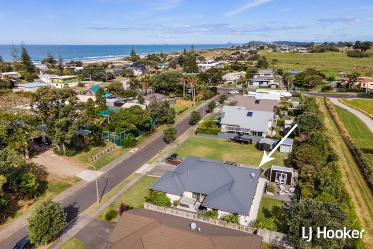 Photo of property in 11 Ian Place, Waihi Beach, 3611