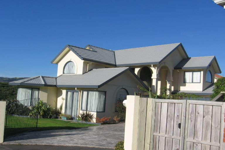 Photo of property in 19 Claverton Grove, Churton Park, Wellington, 6037