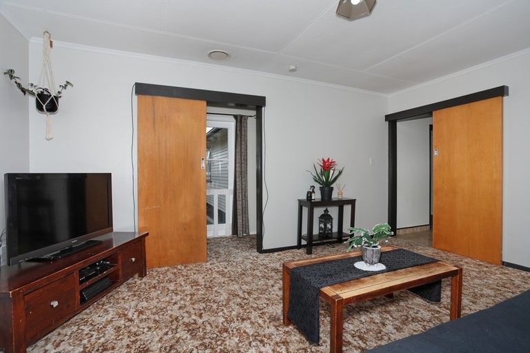 Photo of property in 100 Lethbridge Street, Feilding, 4702