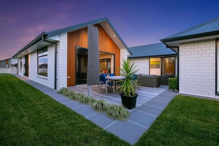 Photo of property in 6 Sarcodia Place, Papamoa Beach, Papamoa, 3118